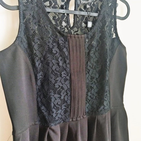 Black Dress | Midi | Sleeveless - Picture 7 of 8